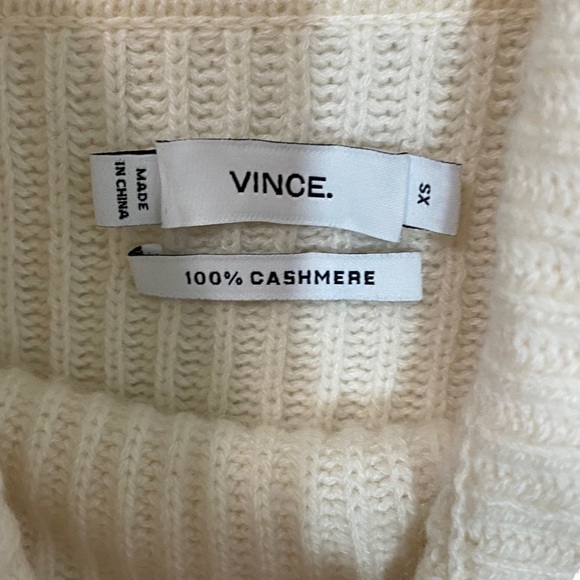 VINCE - IVORY TURTLENECK - 100% CASHMERE - FITS LIKE A MEDIUM -  B18 - Picture 3 of 8